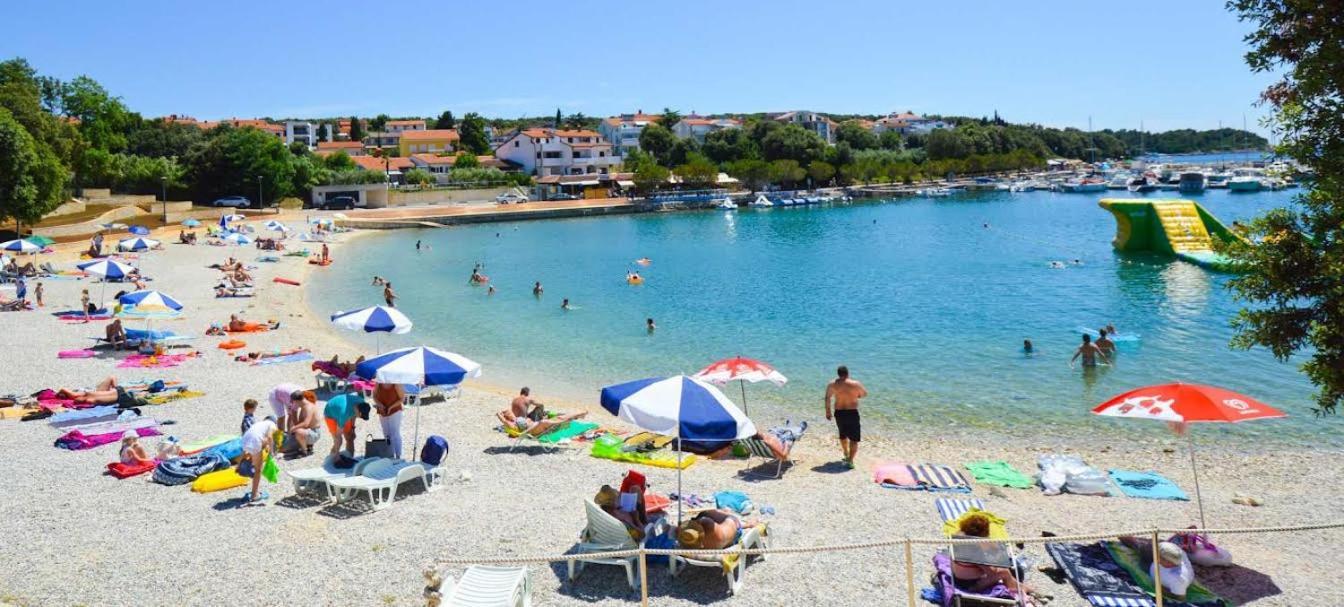 Apartmani Delas 2 Pjescana Uvala Exteriör bild