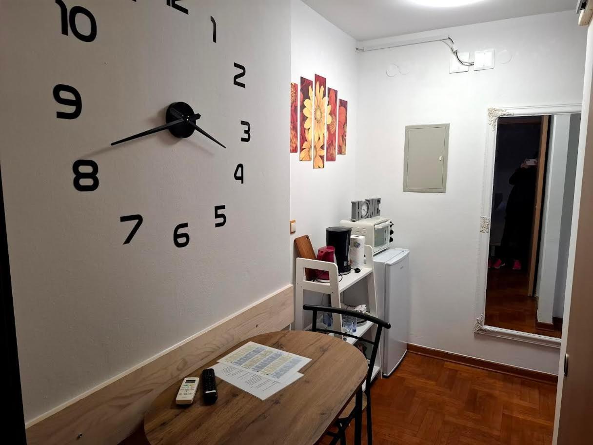 Apartmani Delas 2 Pjescana Uvala Exteriör bild