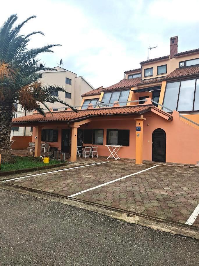 Apartmani Delas 2 Pjescana Uvala Exteriör bild